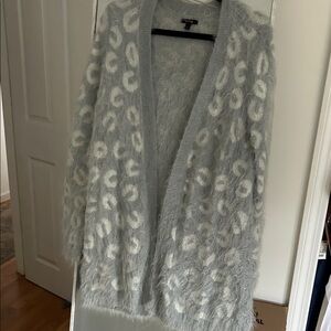 Apt. 9 Soft Gray and White Patterned Cardigan
